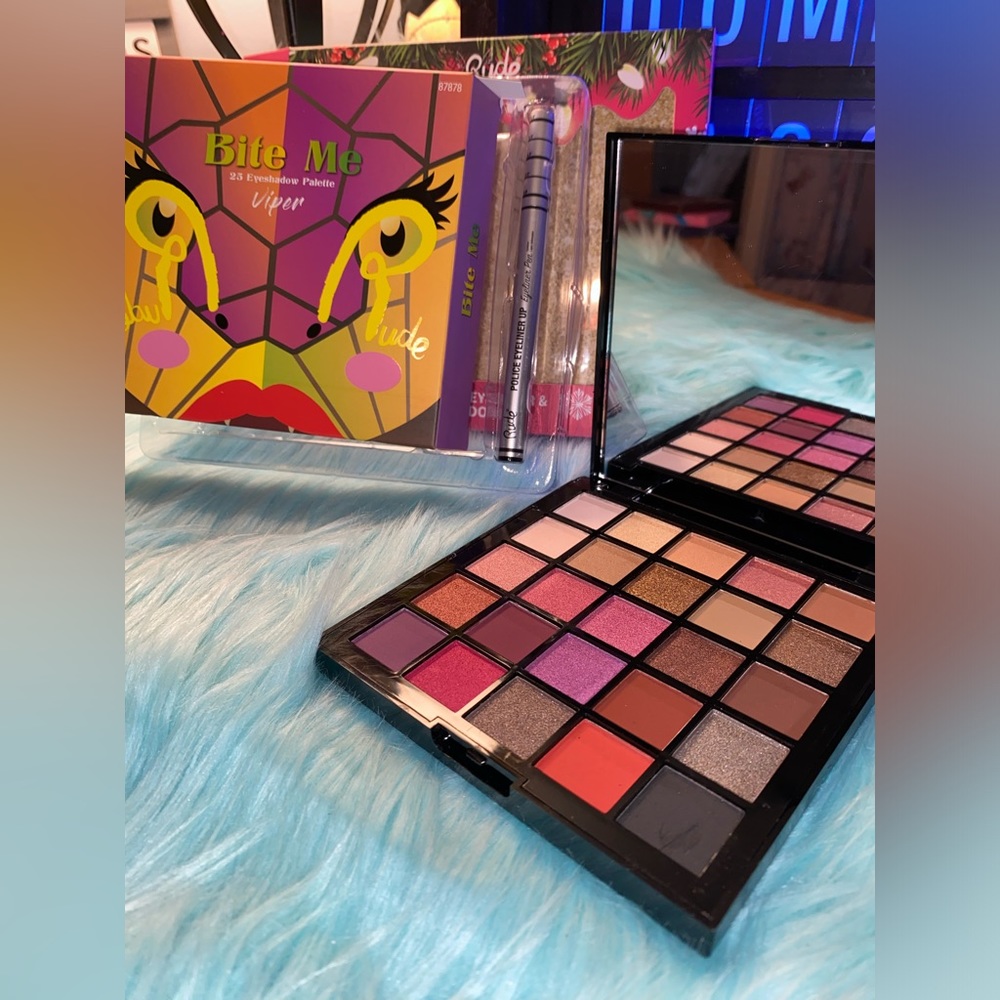 Bite Me Eyeshadow Palette and Eye Liner Set